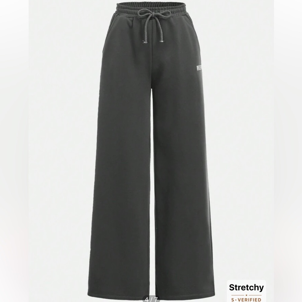 NWOT SHEIN GRAY WIDE LEG FLARE SWEATPANTS WITH DRAWSTRING WAISTBAND AND POCKETS